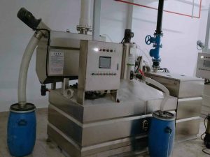 全自動(dòng)油水分離器和無(wú)動(dòng)力油水分離器之間的差距有...